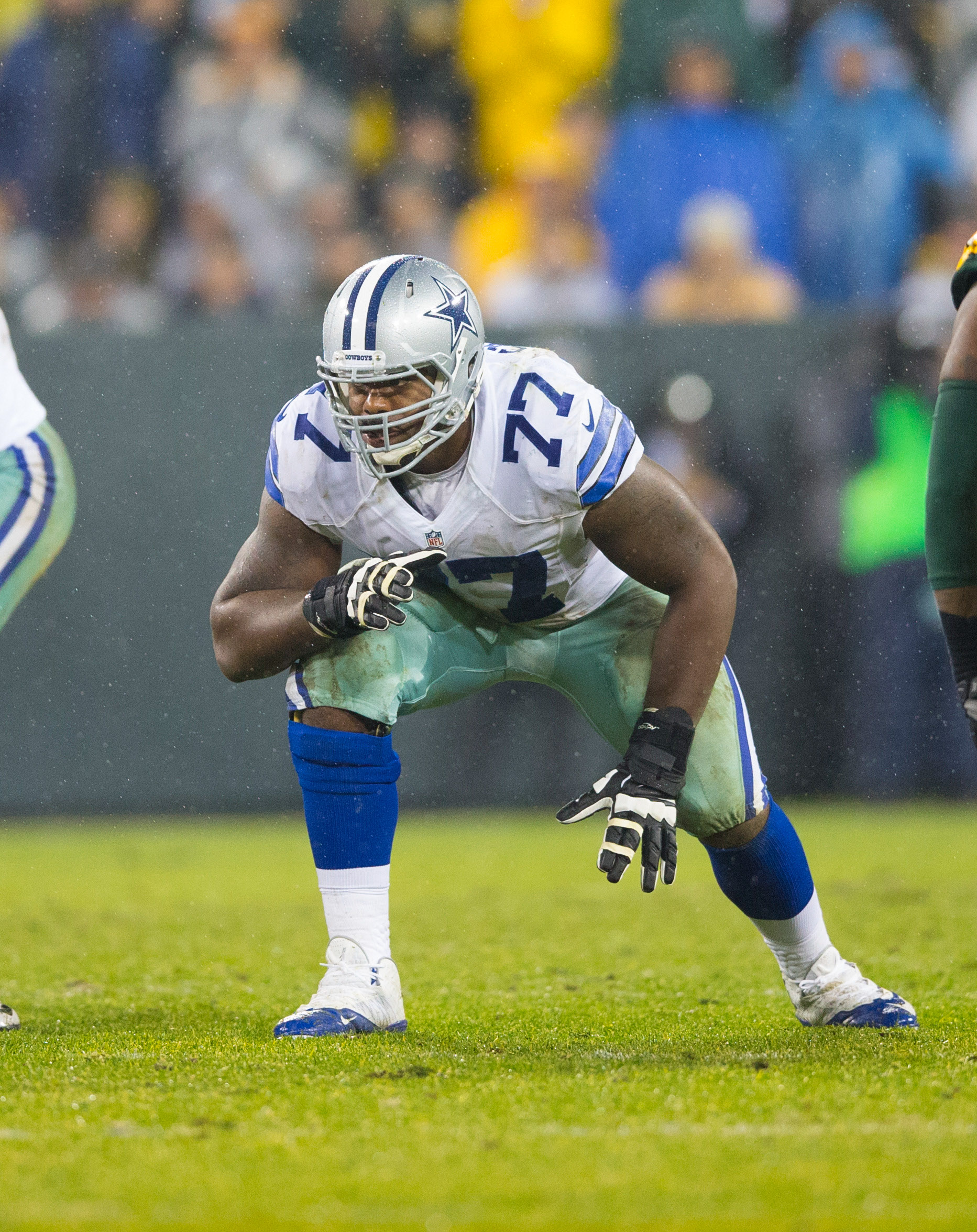 Report: Cowboys Pro Bowl LT Tyron Smith out indefinitely with