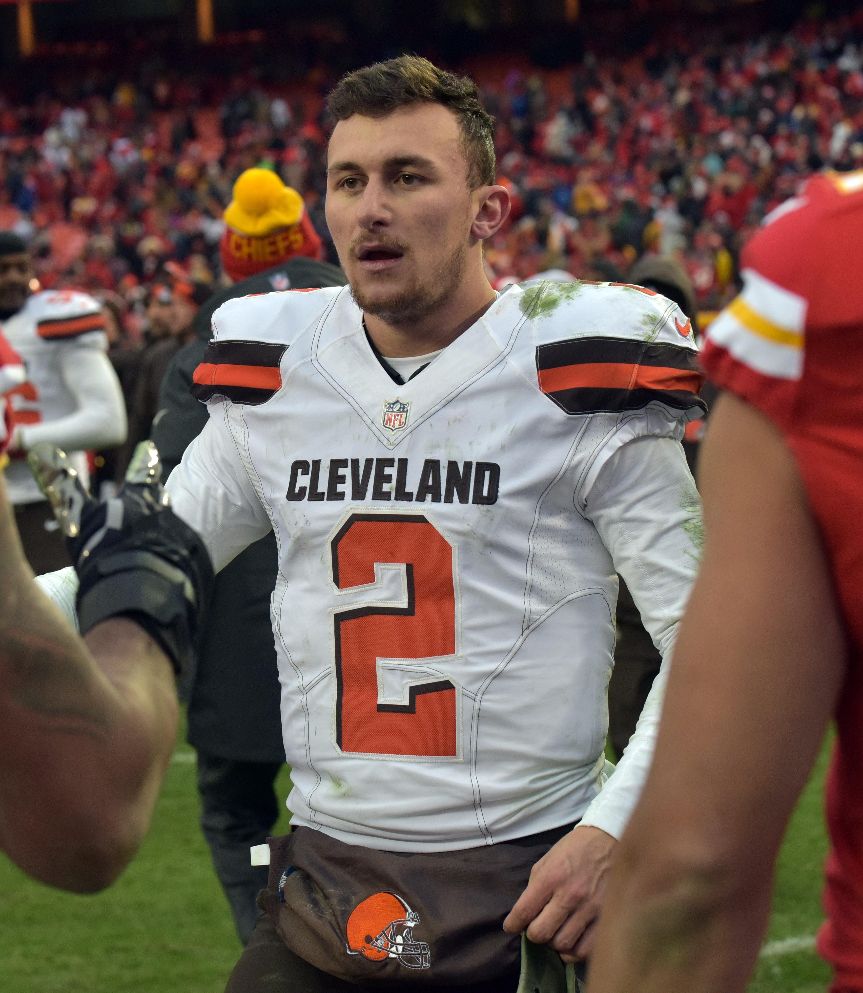 Johnny Manziel Injured for Zappers in FCF; Terrell Owens Gives Mic'd Up  Commentary