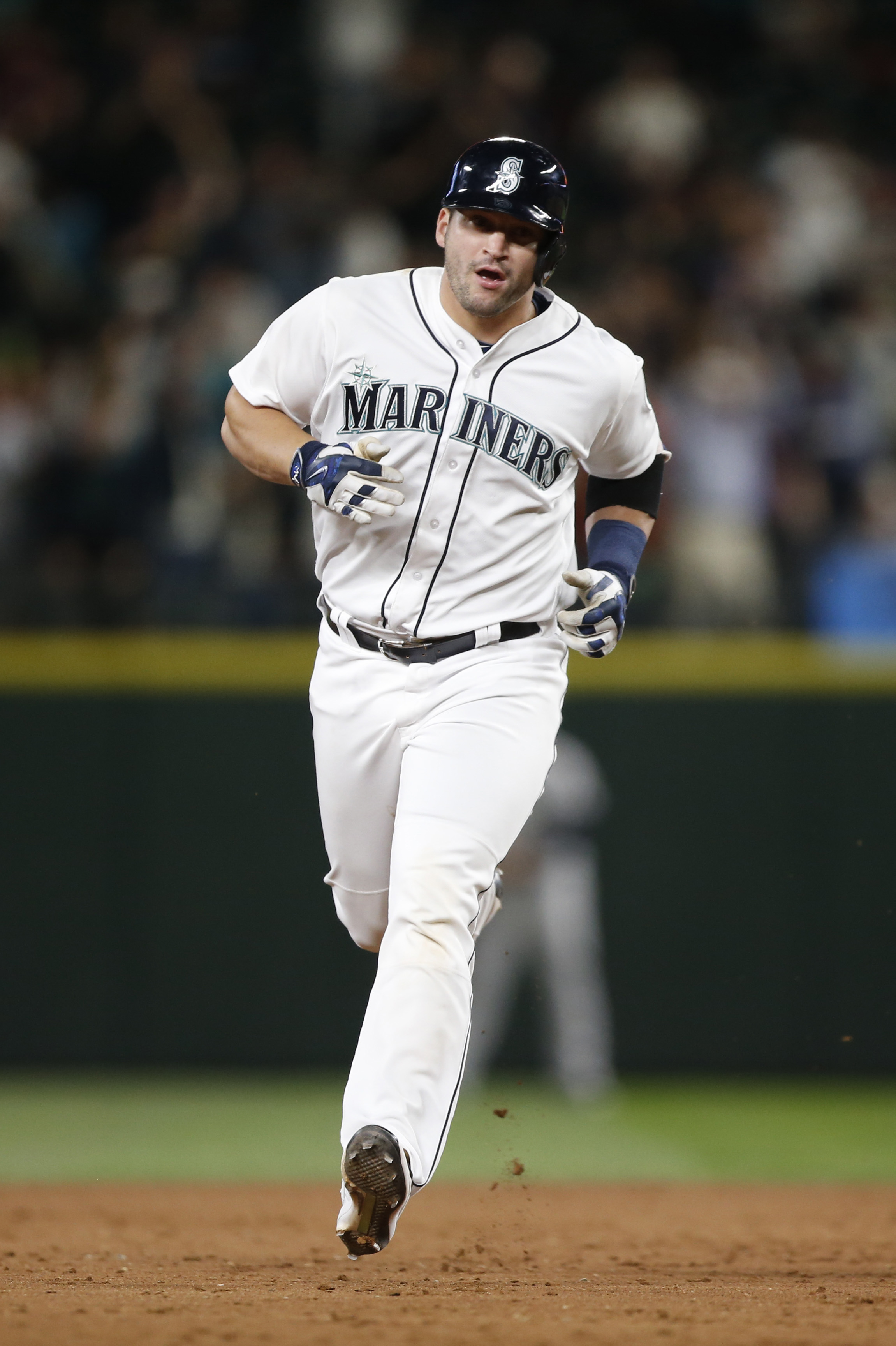 File:Mike Zunino in the 9th (cropped).jpg - Wikipedia