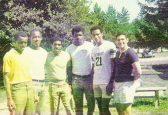 Bobbyandbing_original_original_original_original_crop_340x234