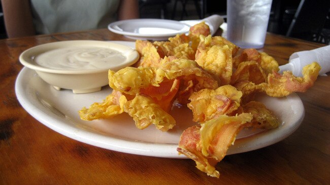 Sodolaks_country_inn_chicken_fried_bacon_01_crop_650