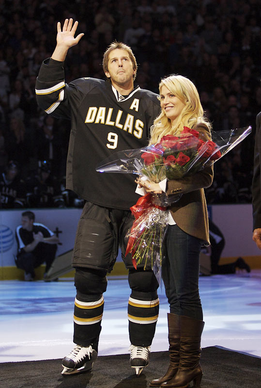 Former Dallas Stars Center Mike Modano and Wife Willa Ford to Divorce ...