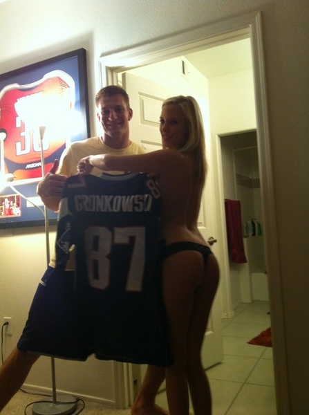 Patriots' Rob Gronkowski Smiles in New Sexy Pic with Ex-Porn Star ...