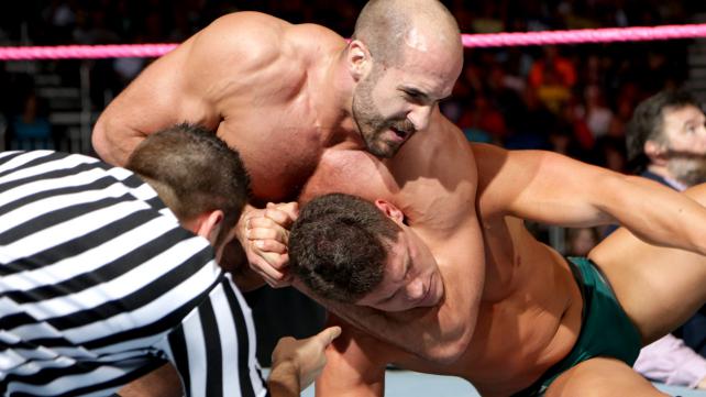 WWE Tag Team Championship annoncé pour SmackDown  RAW_1066_Photo_212_original