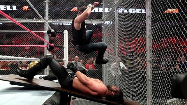 Эпичный матч Hell in a Cell