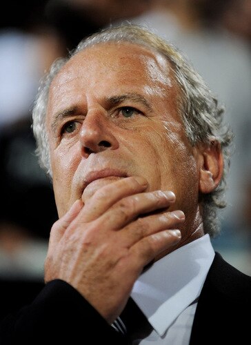 ISTANBUL, TURKEY - SEPTEMBER 15:  Mustafa Denizili the Besitkas manager looks on before the UEFA Champions League Group B match between Besiktas and Manchester United at the Inonu Stadium on September 15, 2009 in Istanbul, Turkey.  <br /><br /><span class="help">(Photo by Shaun Botterill/Getty Images)</span>