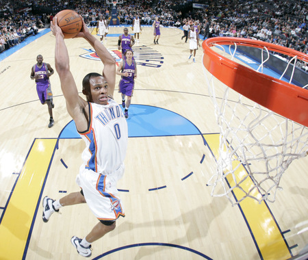 russell westbrook dunks on lamar odom. russell westbrook dunk pic