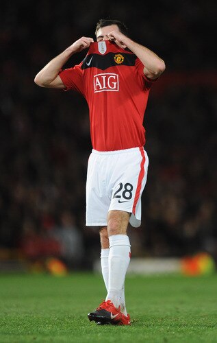 MANCHESTER, UNITED KINGDOM - NOVEMBER 25:  Darron Gibson of Manchester United reacts to a missed chance during the UEFA Champions League Group B match between Manchester United and Besiktas at Old Trafford on November 25, 2009 in Manchester, England. <br /><br /><span class="help">(Photo by Laurence Griffiths/Getty Images)</span>