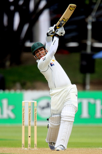 kamran akmal batting