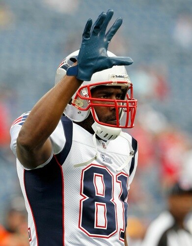 FOXBORO, MA - SEPTEMBER 12: Randy Moss #81 of the New England Patriots gestures before the NFL season opener against the Cincinnati Bengals at Gillette Stadium on September 12, 2010 in Foxboro, Massachusetts. <br /><br /><span class="help">(Photo by Jim Rogash/Getty Images)</span>