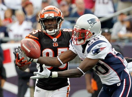 FOXBORO, MA - SEPTEMBER 12:  Darius Butler #28 of the New England Patriots breaks up a pass intended for Chad Ochocinco #85 of the Cincinnati Bengals during the NFL season opener  at Gillette Stadium on September 12, 2010 in Foxboro, Massachusetts. (Jim Rogash/ Getty Images)<br /><br /><span class="help"></span>