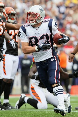 FOXBORO, MA - SEPTEMBER 12:  Wes Welker #83 of the New England Patriots celebrates his touchdown in the second quarter against the Cincinnati Bengals during the NFL season opener on September 12, 2010 at Gillette Stadium in Foxboro, Massachusetts.  <br /><br /><span class="help">(Photo by Elsa/Getty Images)</span>
