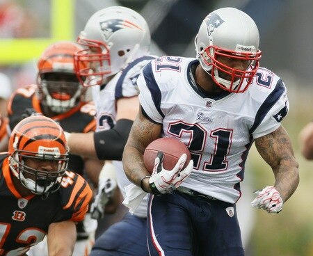 FOXBORO, MA - SEPTEMBER 12:  Fred Taylor #21 of the New England Patriots carries the ball in the first quarter against the Cincinnati Bengals during the NFL season opener on September 12, 2010 at Gillette Stadium in Foxboro, Massachusetts.  <br /><br /><span class="help">(Photo by Elsa/Getty Images)</span>
