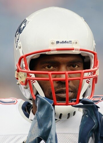 FOXBORO, MA - SEPTEMBER 12:  Randy Moss #81 of the New England Patriots looks on before the game against the Cincinnati Bengals during the NFL season opener on September 12, 2010 at Gillette Stadium in Foxboro, Massachusetts.  <br /><br /><span class="help">(Photo by Elsa/Getty Images)</span>