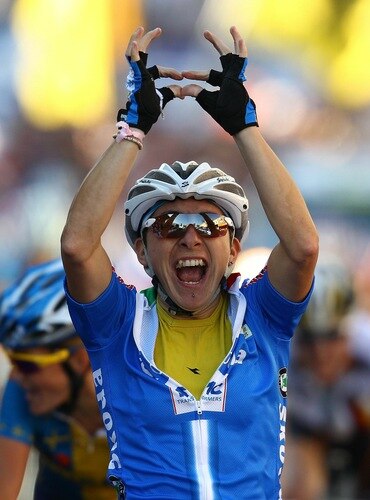 GEELONG, AUSTRALIA - OCTOBER 02:  Giorgia Bronzini of Italy celebrates as she crosses the finish line to win the Women's Elite Road Race on day four of the UCI Road World Championships on October 2, 2010 in Geelong, Australia.  <br /><br /><span class="help">(Photo by Scott Barbour/Getty Images)</span>