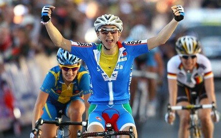 GEELONG, AUSTRALIA - OCTOBER 02:  Giorgia Bronzini of Italy celebrates as she crosses the finish line to win the Women's Elite Road Race on day four of the UCI Road World Championships on October 2, 2010 in Geelong, Australia.  <br /><br /><span class="help">(Photo by Scott Barbour/Getty Images)</span>