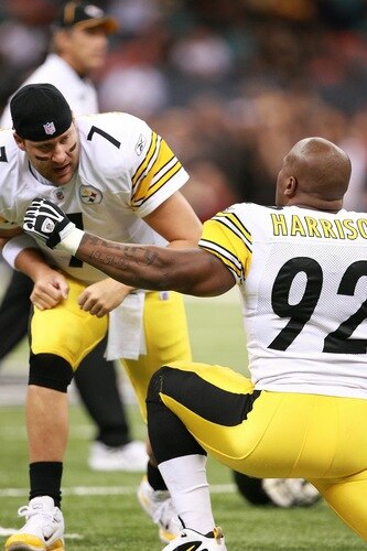 NEW ORLEANS - OCTOBER 31:  Ben Roethlisberger #7 and James Harrison #92 of the Pittsburgh Steelers warm up before their game against the New Orleans Saints at Louisiana Superdome on October 31, 2010 in New Orleans, Louisiana.  <br /><br /><span class="help">(Photo by Karl Walter/Getty Images)</span>
