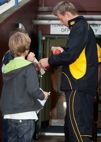 Brett Lee Autograph