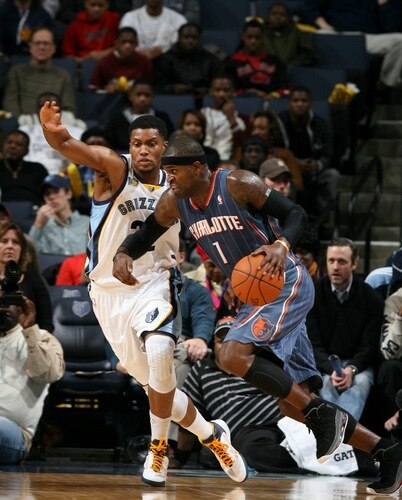 MEMPHIS, TN - DECEMBER 15: Stephen Jackson #1 of the Charlotte Bobcats drives around Rudy Gay #22 of the Memphis Grizzlies on December 15, 2010 at FedExForum in Memphis, Tennessee.  <br /><br /><span class="help">(Photo by Joe Murphy/NBAE via Getty Images)</span>