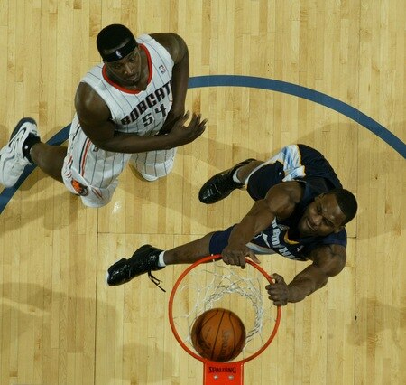 CHARLOTTE, NC - JANUARY 10:  Tony Allen #9 of the Memphis Grizzlies dunks against Kwame Brown #54 of the Charlotte Bobcats on January 10, 2011 at Time Warner Cable Arena in Charlotte, North Carolina.  <br /><br /><span class="help">(Photo by Kent Smith/NBAE via Getty Images)</span>