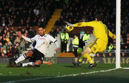 LONDON, ENGLAND - JANUARY 22: Clint Dempsey of Fulham scores the opening goal during the Barclays Premier League match between Fulham and Stoke City at Craven Cottage on January 22, 2011 in London, England.  <br /><br /><span class="help">(Photo by Clive Rose/Getty Images)</span>