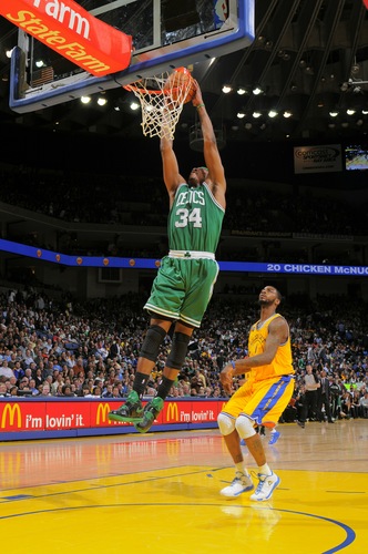 OAKLAND, CA - FEBRUARY 22: Paul Pierce #34 of the Boston Celtics dunks the ball against Dorell Wright #1 of the Golden State Warriors on February 22, 2011 at Oracle Arena in Oakland, California. </div>
 <br />

<div align="center">(Photo by Rocky Widner/NBAE via Getty Images)