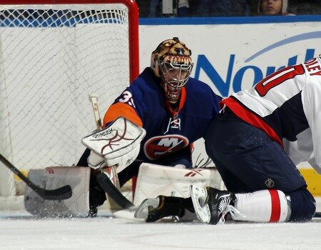 UNIONDALE, NY - FEBRUARY 26: Al Montoya #35 of the New York Islanders makes the save against the Washington Capitals at the Nassau Coliseum on February 26, 2011 in Uniondale, New York.  <br /><br /><span class="help">(Photo by Bruce Bennett/Getty Images)</span>