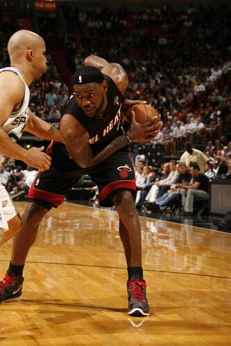 MIAMI - MARCH 14: LeBron James #6 of the Miami Heat in action against Richard Jefferson #24 of the San Antonio Spurs on March 14, 2011 at American Airlines Arena in Miami, Florida. <br /><br /><span class="help">(Photo by Issac Baldizon/NBAE via Getty Images)</span>