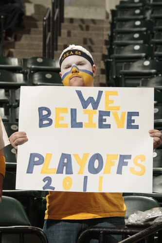 INDIANAPOLIS, IN - MARCH 15:  An Indiana Pacers fan during a game against the New York Knicks on March 15, 2011 at Conseco Fieldhouse in Indianapolis, Indiana.  <br /><br /><span class="help">(Photo by Ron Hoskins/NBAE via Getty Images)</span>
