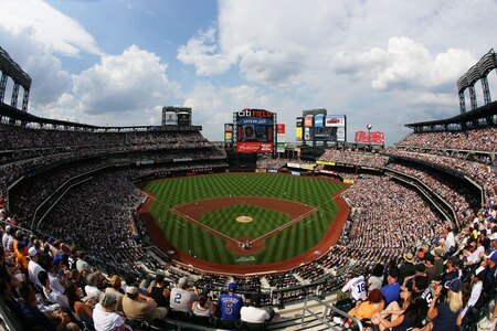 NEW YORK, NY - JULY 02:  A general view of Dillon Gee #35 of the New York Mets pitching against Mark Teixeira #25 of the New York Yankees during their game on July 2, 2011 at Citi Field in the Flushing neighborhood of the Queens borough of New York City.  <br /><br /><span class="help">(Photo by Al Bello/Getty Images)</span>