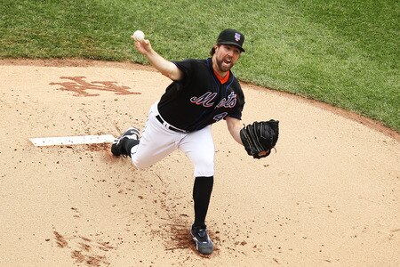NEW YORK, NY - JULY 03:  R.A. Dickey #43 of the New York Mets pitches against the New York Yankees during their game on July 3, 2011 at Citi Field in the Flushing neighborhood of the Queens borough of New York City.  <br /><br /><span class="help">(Photo by Al Bello/Getty Images)</span>