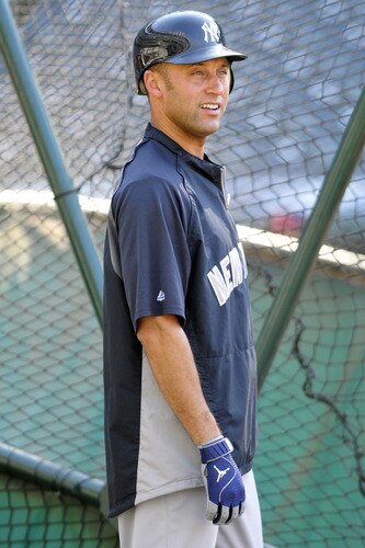 CLEVELAND, OH - JULY 5: Derek Jeter #2 of the New York Yankees takes batting practice prior to the game against the Cleveland Indians at Progressive Field on July 5, 2011 in Cleveland, Ohio. <br /><br /><span class="help">(Photo by Jason Miller/Getty Images)</span>