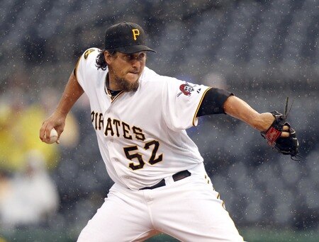 PITTSBURGH, PA - SEPTEMBER 05:  Joel Hanrahan #52 of the Pittsburgh Pirates closes out the game against the Houston Astros during the game on September 5, 2011 at PNC Park in Pittsburgh, Pennsylvania.  The Pirates defeated the Astros 3-1.  <br /><br /><span class="help">(Photo by Justin K. Aller/Getty Images)</span>