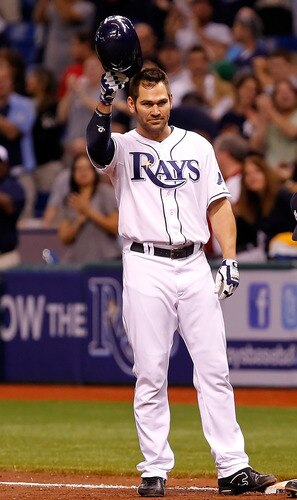 ST. PETERSBURG, FL - SEPTEMBER 27:  Designated hitter Johnny Damon #22 of the Tampa Bay Rays tips his hat after surpassing Lou Gehrig in hits against the New York Yankees during the game at Tropicana Field on September 27, 2011 in St. Petersburg, Florida.  <br /><br /><span class="help">(Photo by J. Meric/Getty Images)</span>