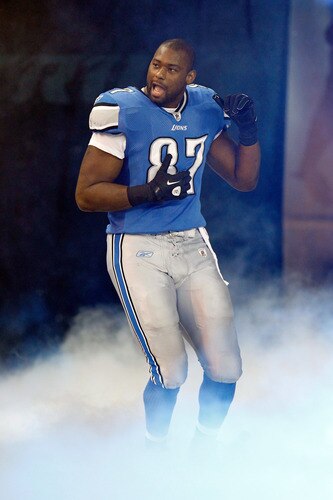 DETROIT, MI - NOVEMBER 24:  Tight end Brandon Pettigrew #87 of the Detroit Lions is introduced before taking on the Green Bay Packers during the Thanksgiving Day game at Ford Field on November 24, 2011 in Detroit, Michigan.  <br /><br /><span class="help">(Photo by Gregory Shamus/Getty Images)</span>