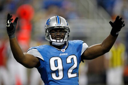 DETROIT, MI - NOVEMBER 24:  Defensive lineman Cliff Avril #92 of the Detroit Lions reacts in the first half while taking on the Green Bay Packers during the Thanksgiving Day game at Ford Field on November 24, 2011 in Detroit, Michigan.  <br /><br /><span class="help">(Photo by Gregory Shamus/Getty Images)</span>