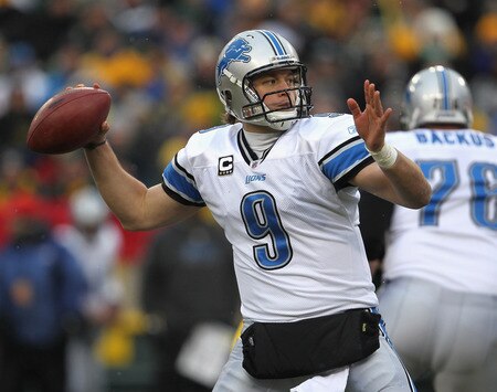 GREEN BAY, WI - JANUARY 01: Matthew Stafford #9 of the Detroit Lions throws a pass against the Green Bay Packers at Lambeau Field on January 1, 2012 in Green Bay, Wisconsin.  <br /><br /><span class="help">(Photo by Jonathan Daniel/Getty Images)</span>