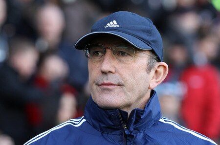 LONDON, ENGLAND - FEBRUARY 11:  Stoke City manager Tony Pulis looks on during the Barclays Premier League match between Fulham and Stoke City at Craven Cottage on February 11, 2012 in London, England.  <br /><br /><span class="help">(Photo by Ian Walton/Getty Images)</span>