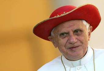 Popebenedictsaturnohat_crop_340x234