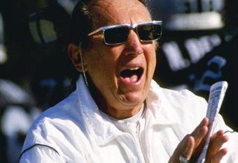 20 Dec 1992:  Los Angeles Raiders owner Al Davis looks on during a game against the San Diego Chargers at the Los Angeles Memorial Coliseum in Los Angeles, California.  The Chargers won the game, 34-14. Mandatory Credit: Ken Levine  /Allsport