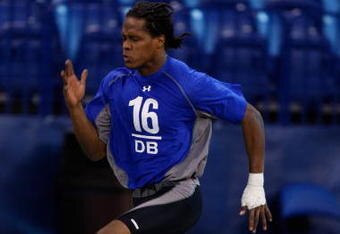 INDIANAPOLIS, IN - FEBRUARY 24:  Defensive back Coye Francis of San Jose State runs the 40 yard dash during the NFL Scouting Combine at Lucas Oil Stadium on February 24, 2009 in Indianapolis, Indiana. (Photo by Scott Boehm/Getty Images)