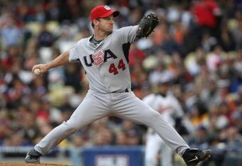 LOS ANGELES, CA - MARCH 22: Starting pitcher Roy Oswalt #44 of the United States delivers a pitch against Japan during the semifinal game of the 2009 World Baseball Classic on March 22, 2009 at Dodger Stadium in Los Angeles, California.  (Photo by Stephen Dunn/Getty Images)
