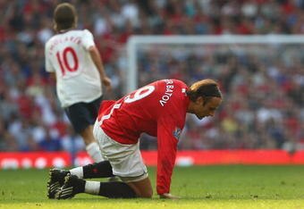 MANCHESTER, UNITED KINGDOM - SEPTEMBER 27:  Dimitar Berbatov of Manchester United shows his frustration during the Barclays Premier League match between Manchester United and Bolton Wanderers at Old Trafford on September 27, 2008 in Manchester, England. (Photo by Clive Brunskill/Getty Images)