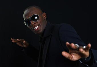 MONTE CARLO, MONACO - NOVEMBER 23:  Usain Bolt of Jamaica strikes a pose after receiving the Men's World Athlete of the Year Award during the IAAF World Athletics Gala at the Hotel on November 23, 2008 in Monte Carlo, Monaco.  (Photo by Julian Finney/Getty Images)