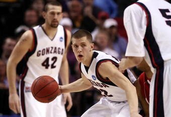 PORTLAND, OR - MARCH 21:  Micah Downs #22 of the Gonzaga Bulldogs looks to pass against the Western Kentucky Hilltoppers during the second round of the NCAA Division I Men's Basketball Tournament at the Rose Garden on March 21, 2009 in Portland, Oregon.  (Photo by Jonathan Ferrey/Getty Images)