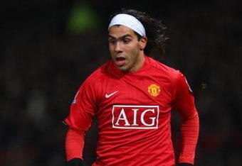 MANCHESTER, UNITED KINGDOM - JANUARY 31:  Carlos Tevez of Manchester United in action during the Barclays Premier League match between Manchester United and Everton at Old Trafford on January 31, 2009 in Manchester, England.  (Photo by Jamie McDonald/Getty Images)