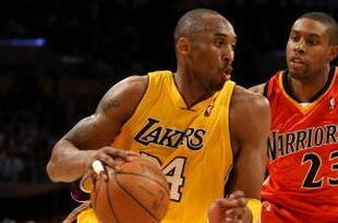 LOS ANGELES - MARCH 19: Kobe Bryant #24 of the Los Angeles Lakers drives around C.J. Watson #23 of the Golden State Warriors on March 19, 2009 at Staples Center in Los Angeles, California. NOTE TO USER: User expressly acknowledges and agrees that, by downloading and/or using this Photograph, user is consenting to the terms and conditions of the Getty Images License Agreement. (Photo by Stephen Dunn/Getty Images)