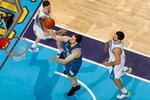 NEW ORLEANS - FEBRUARY 08:  Kevin Love #42 of the Minnesota Timberwolves makes a shot around Ryan Bowen #40 of the New Orleans Hornets on February 8, 2009 in New Orleans, Louisiana.  NOTE TO USER: User expressly acknowledges and agrees that, by downloading and/or using this Photograph, user is consenting to the terms and conditions of the Getty Images License Agreement.  (Photo by Chris Graythen/Getty Images)