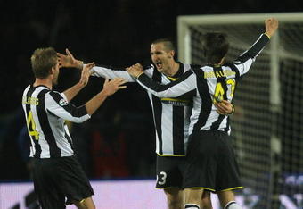 TURIN, ITALY - MARCH 07:  Giorgio Chiellini of Juventus celebrates scoring a goal during the Serie A match between Torino and Juventus at the Stadio Olimpico on March 07, 2009 in Turin, Italy.  (Photo by New Press/Getty Images)
