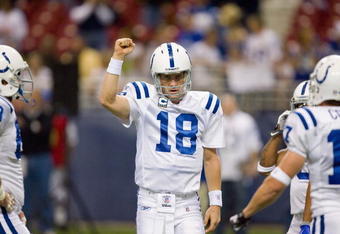 ST. LOUIS, MO - OCTOBER 25: Peyton Manning #18 of the Indianapolis Colts warms up prior to playing against the St. Louis Rams at the Edward Jones Dome on October 25, 2009 in St. Louis, Missouri.  (Photo by Dilip Vishwanat/Getty Images)